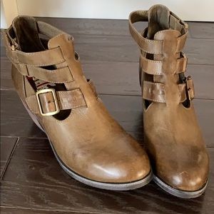 Olive brown leather bootie brand new